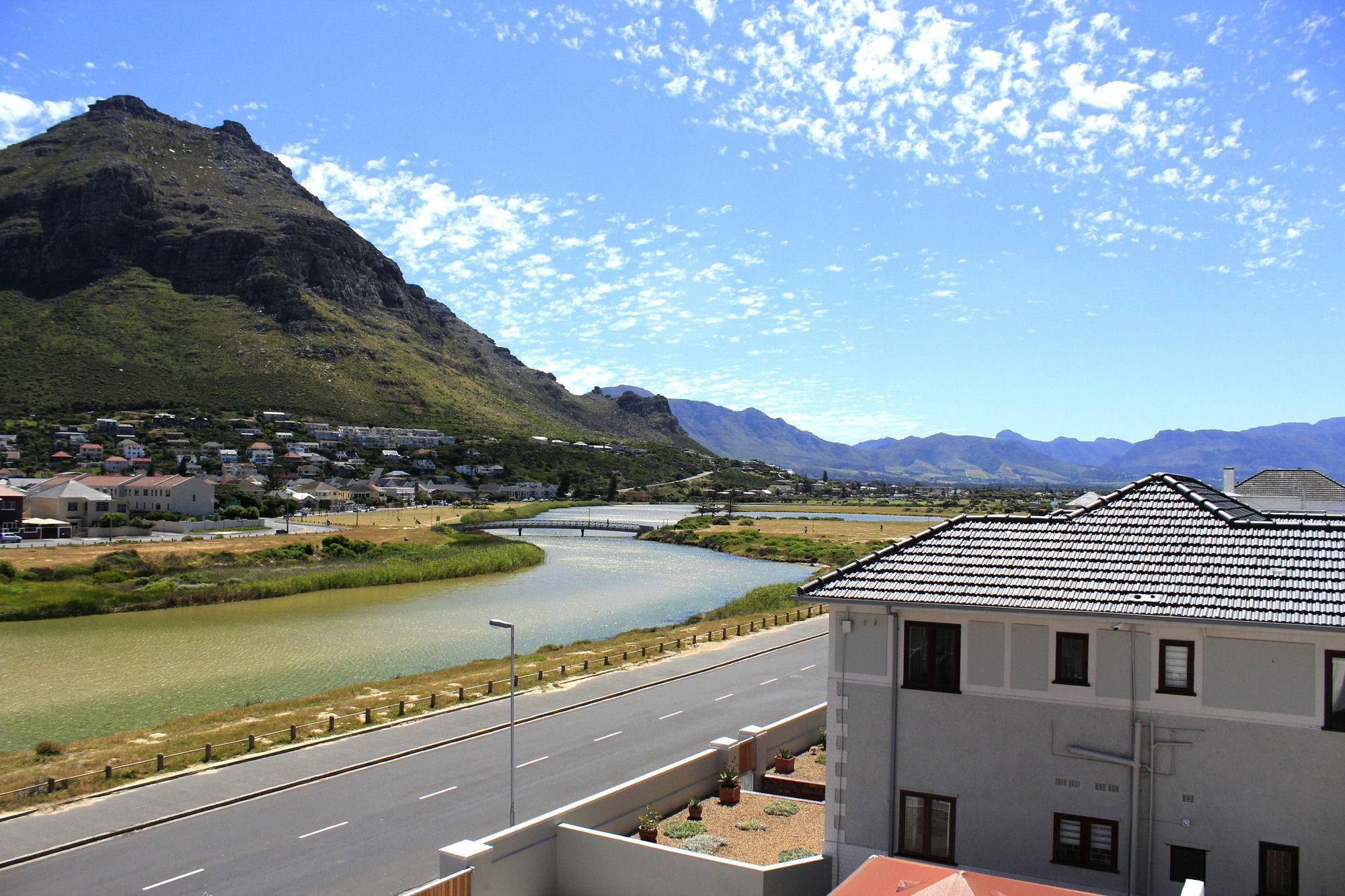 The Muize Bed & Breakfast Muizenberg Exterior photo